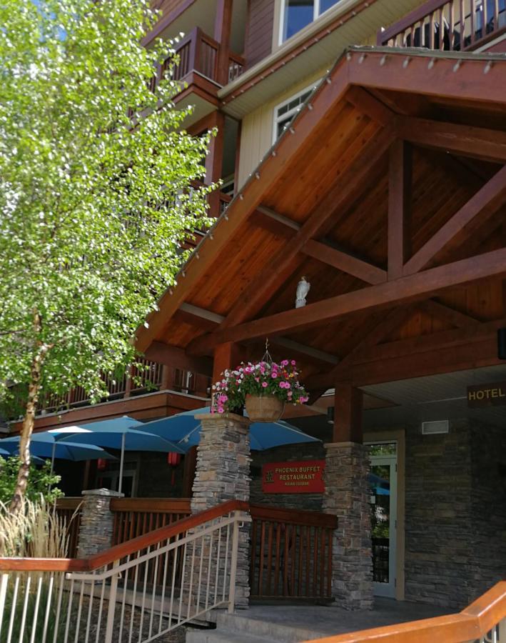 Sunny Tranquil Woods Turret In Falcon Crest Lodge Canmore Bagian luar foto