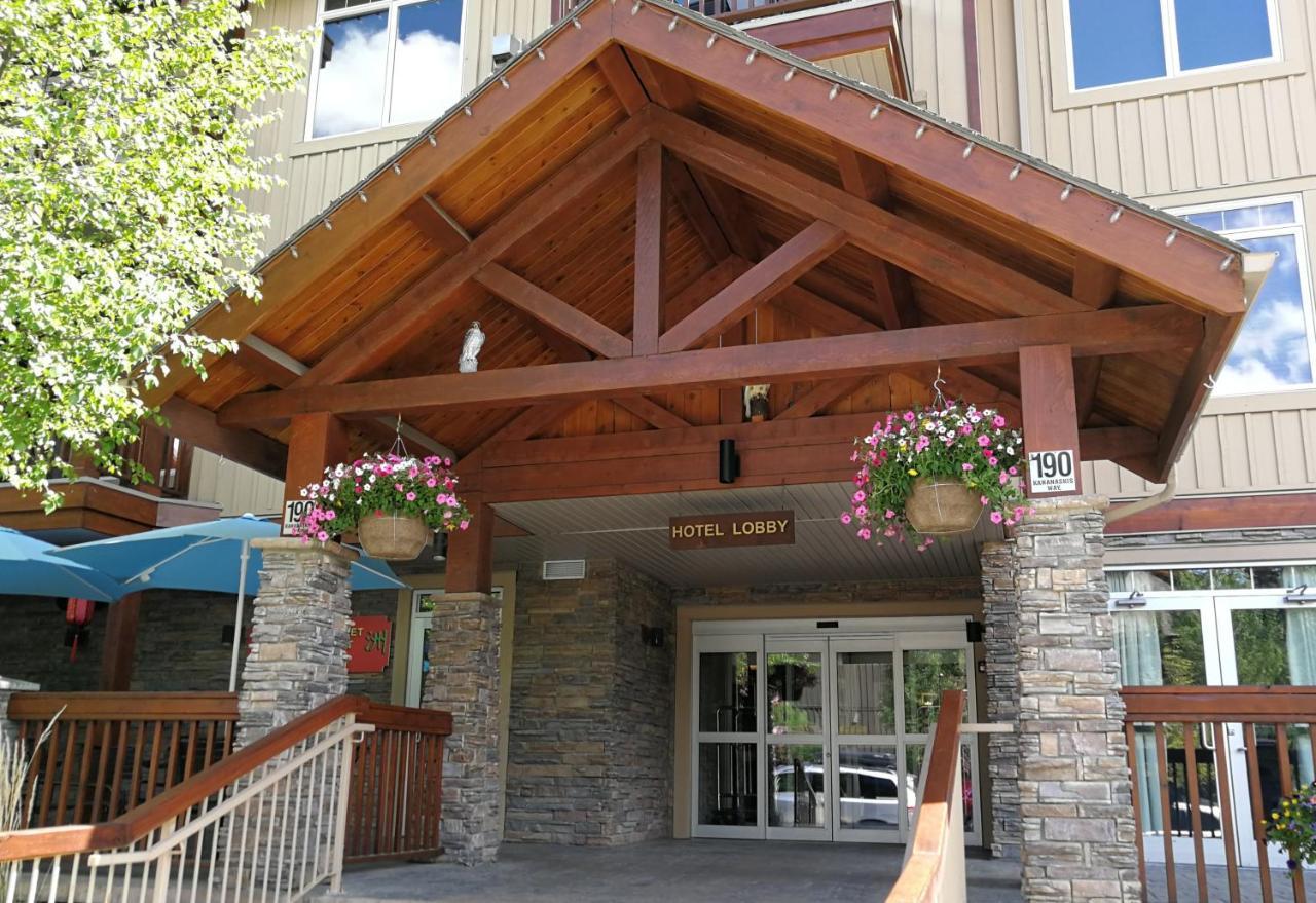 Sunny Tranquil Woods Turret In Falcon Crest Lodge Canmore Ruang foto
